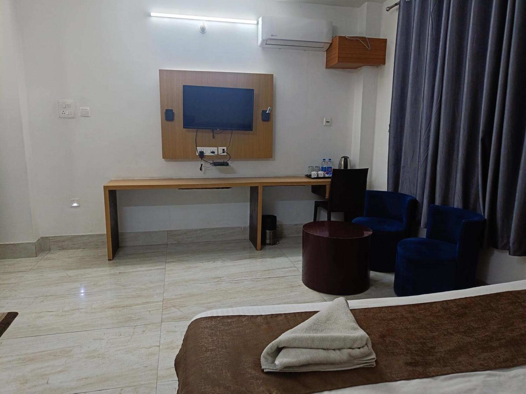 גווהטי Hotel Mirana מראה חיצוני תמונה