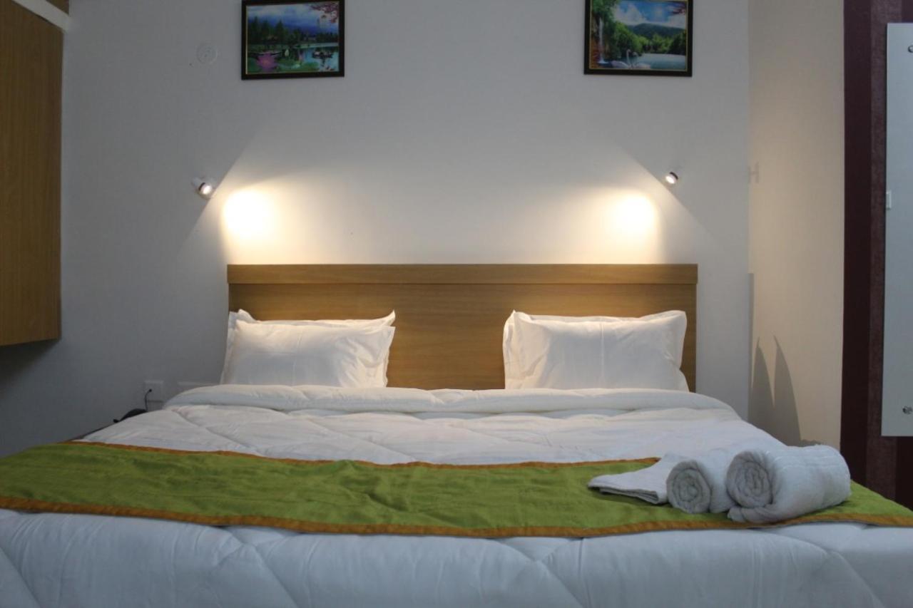 גווהטי Hotel Mirana מראה חיצוני תמונה