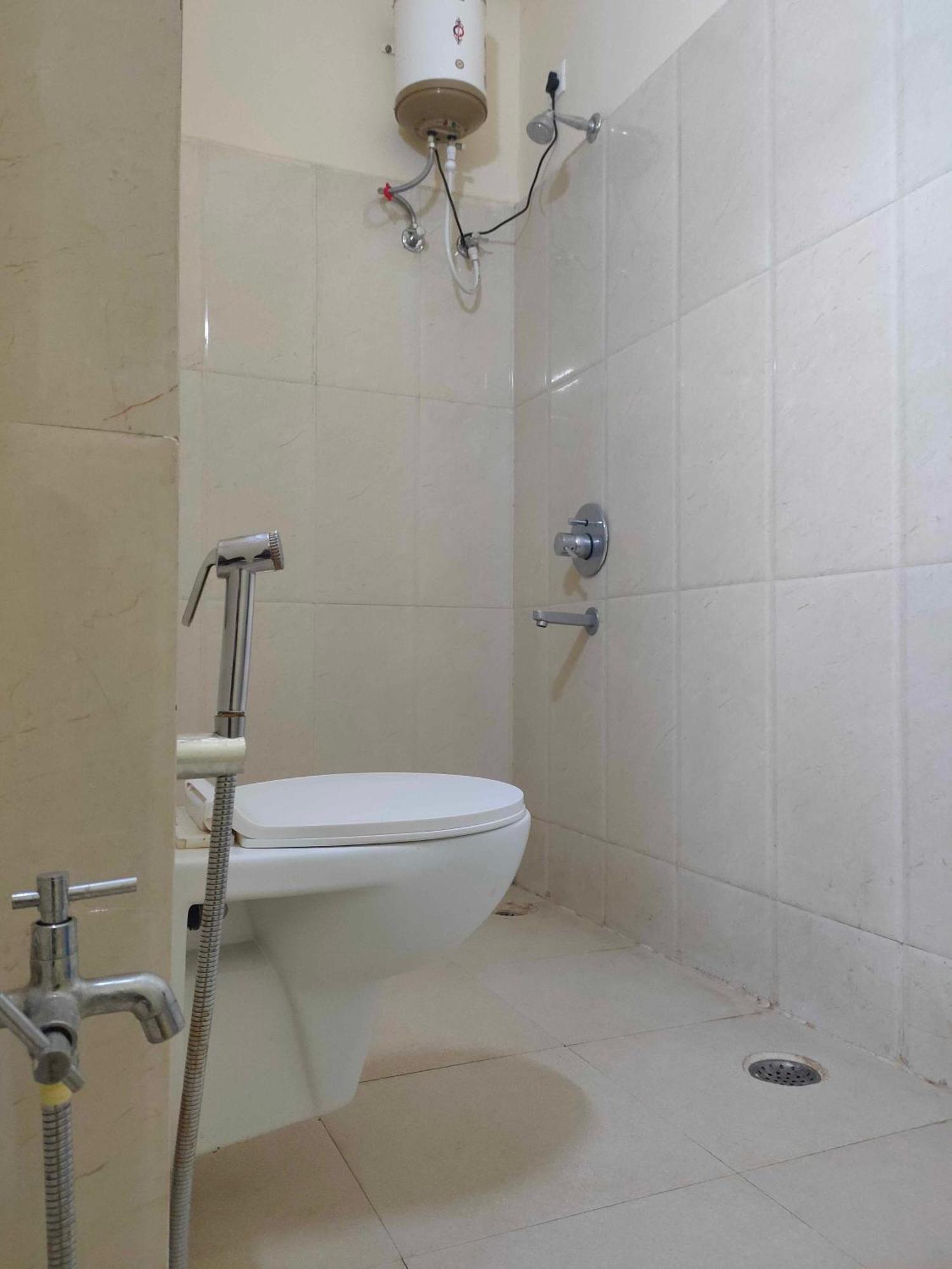 גווהטי Hotel Mirana מראה חיצוני תמונה